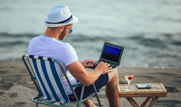 Stuttgarter Singles Entwickler arbeitet am Strand